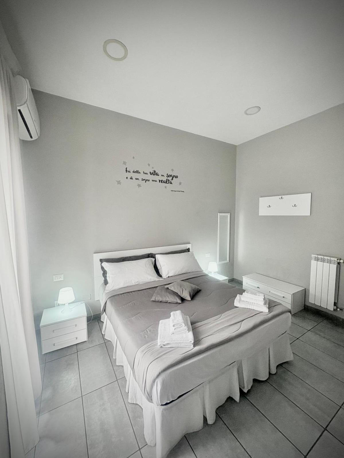 Rianna House B&B ナポリ エクステリア 写真